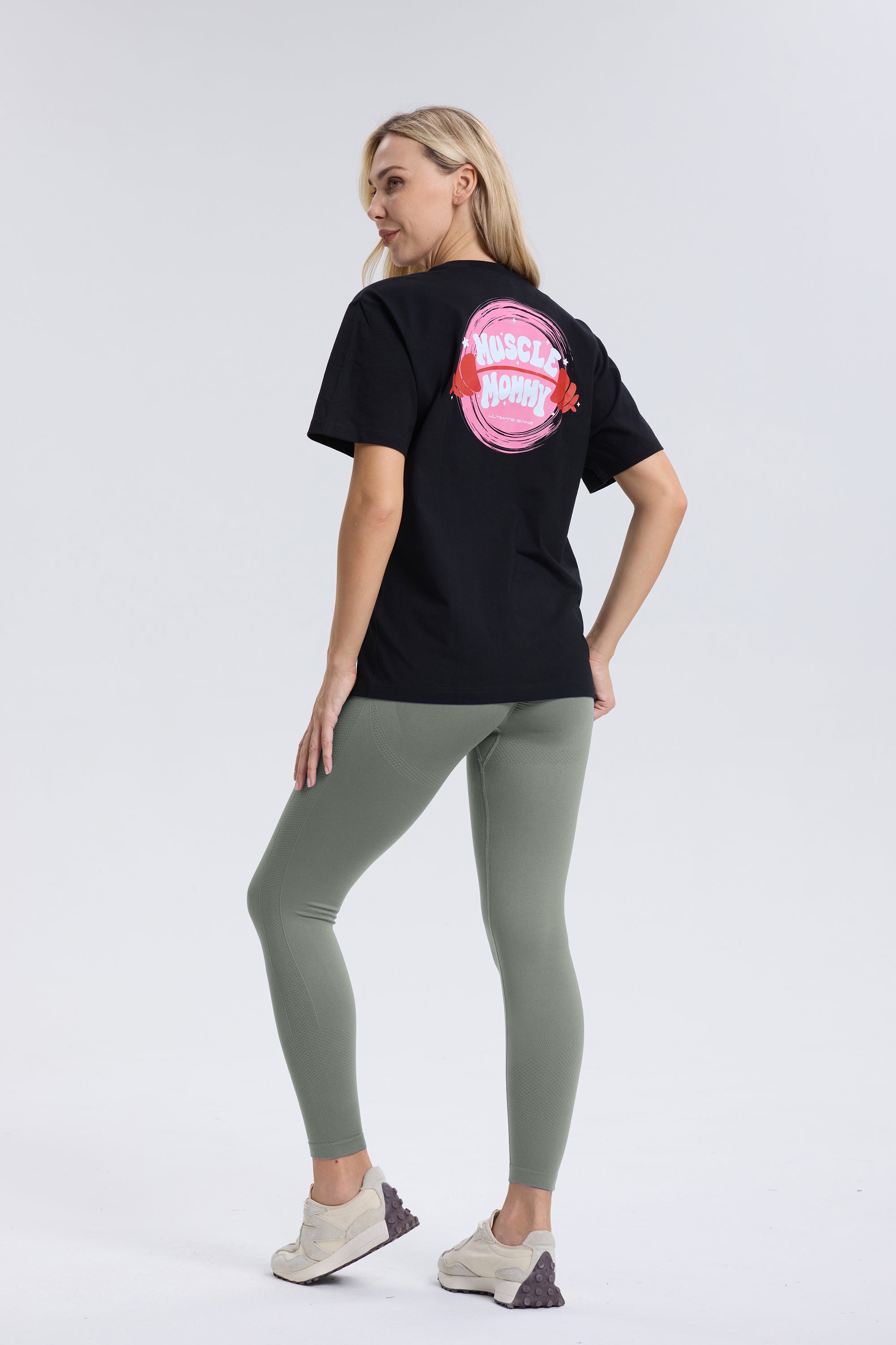 LIMITED EDITION Ultimate Gainz | Muscle Mommy Shirt - Black